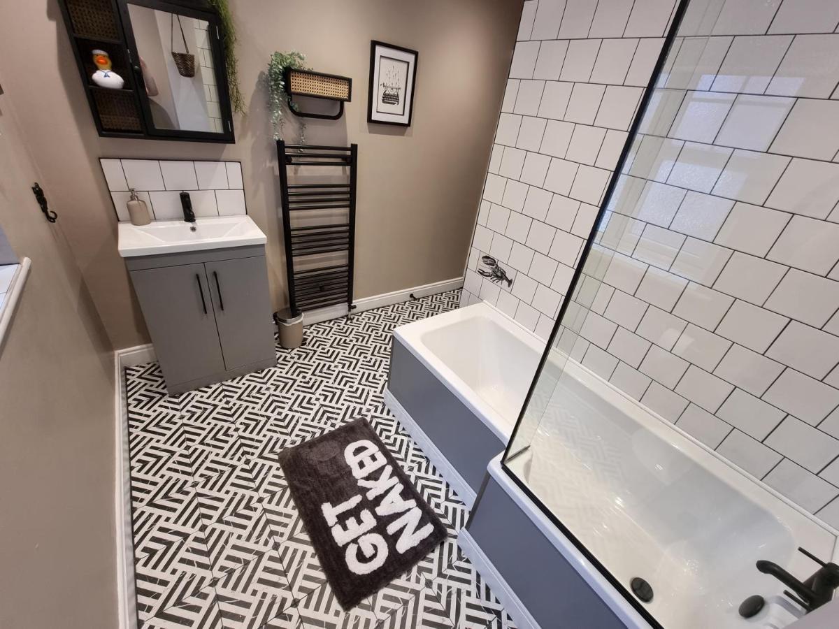 Salt & Surf-Sea Views In Saltburn Apartment Bagian luar foto
