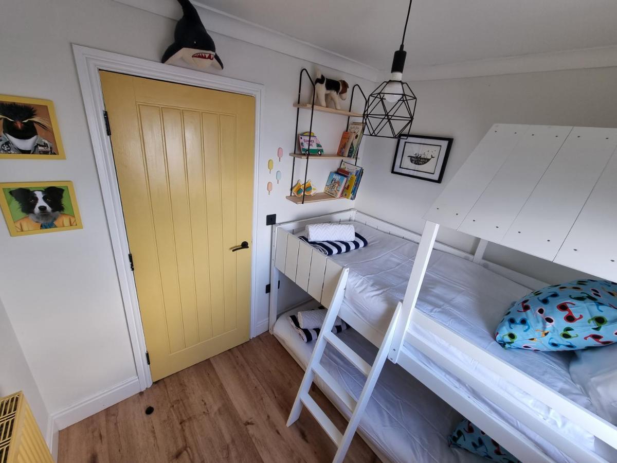 Salt & Surf-Sea Views In Saltburn Apartment Bagian luar foto